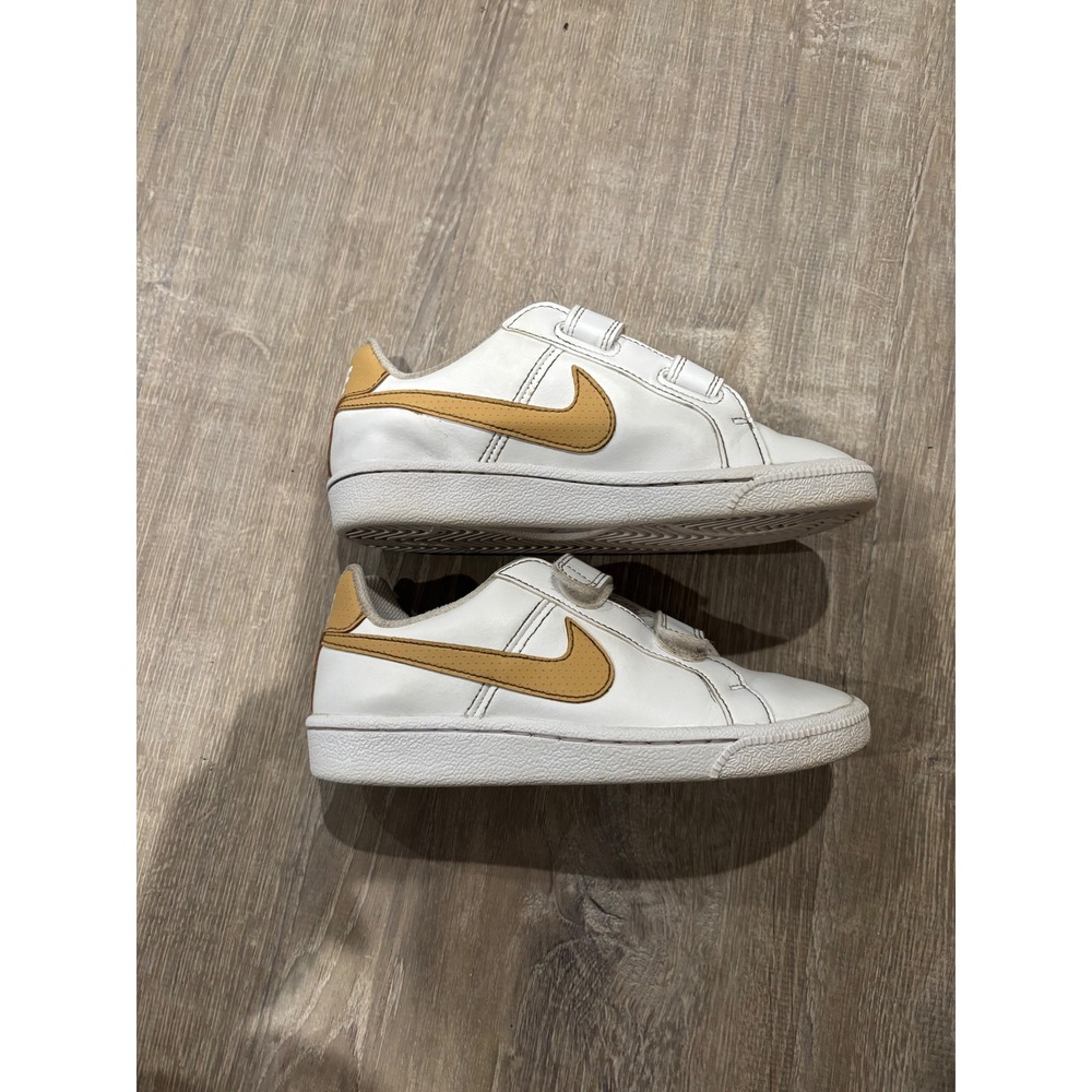 Nike Court Royale Sneakers White Gold Hook and Loop Strap Youth Size 1.5 - Picture 2 of 8